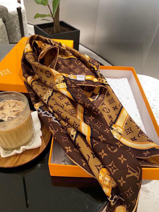 Lv... Chain Flower Lv2023 on sale, 90 * 9016 mm top-level silk square scarf... 2 colors in subq0o0yj - Image 10