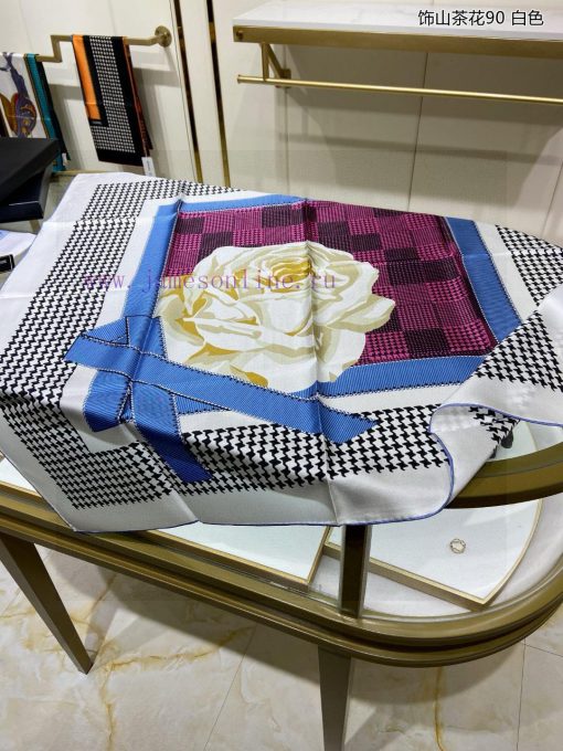 The newly decorated camellia 90 silk square scarf is recommended by VIPs and must be bought qx3c9j4y - Image 8