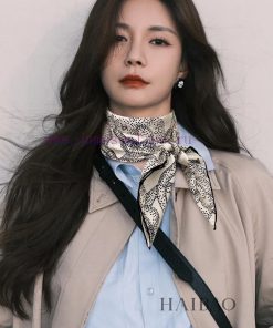 The new Chanel polka dot camellia 90 silk square scarf is highly recommended by VIPs. You muvhpndj75