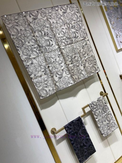 The new Chanel polka dot camellia 90 silk square scarf is highly recommended by VIPs. You muvhpndj75 - Image 3
