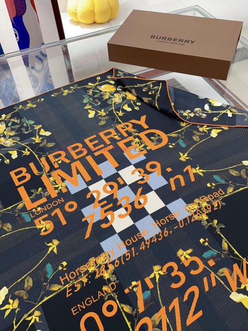 The original BURBERRYTB printed LOGO 90cm silk square scarf is a must-have for women with hiykto2n6j - Image 5