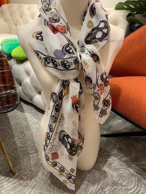 Recommended original order size MCQ McQueen classic scarf on sale every year, using the bestuoim8wmh - Image 10