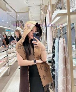 Leading the fashion trend, the Lvjia ZG synchronizes with the L vintage flower hooded scarf,sd4h5xkw