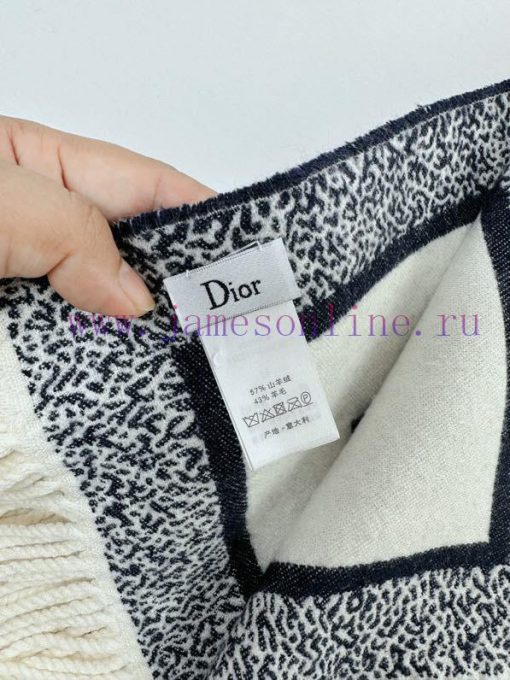 Jacquard scarves, shawls, and blankets are versatile and super stunning, with 100% fidelity.cy8omed9 - Image 3