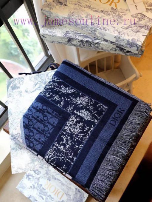 This shawl is a collaboration between Dior and artist Kenny Scharf, crafted from blue and piz9ovc298 - Image 7