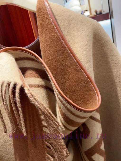 The most impressive original item in BURBERRY's history, a classic among classic cloaks Cust3od6vs5t - Image 7