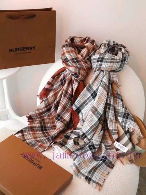 Burberry is simple and as always, its exclusive style is minimalist, high-end, modern, fashi058brvm1
