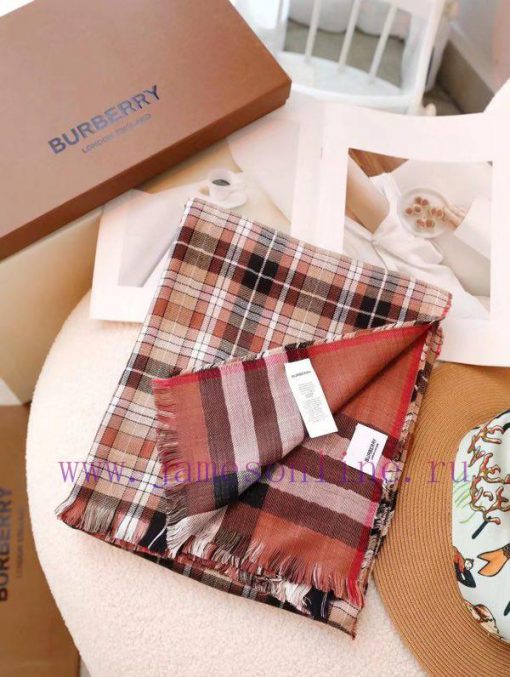Burberry is simple and as always, its exclusive style is minimalist, high-end, modern, fashi058brvm1 - Image 5