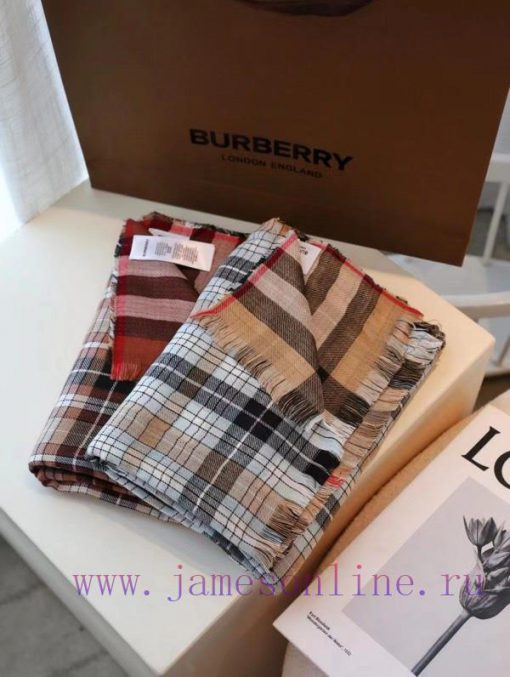 Burberry is simple and as always, its exclusive style is minimalist, high-end, modern, fashi058brvm1 - Image 10