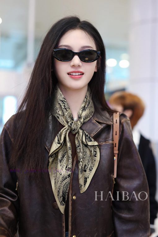 The latest Do Home specializes in double-sided, same color silk square scarves that are easyq9esxgxp - Image 2