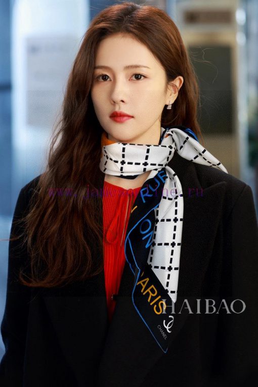 The new Chanel double C-letter grid 90 silk square scarf is recommended for VIP customers. Yfonlob0b