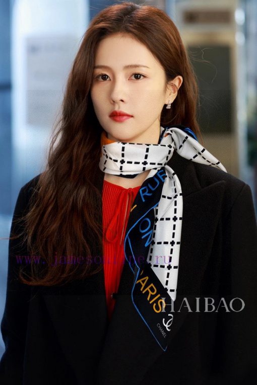 The new Chanel double C-letter grid 90 silk square scarf is recommended for VIP customers. Yfonlob0b - Image 2