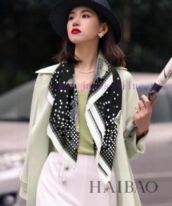 The new Chanel record printed 90 silk square scarf is highly recommended by VIPs. You must spaw30c3r