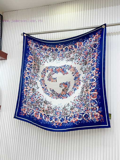 GUCCI's latest flagship GG interlocking floral 90 silk square scarf, a floral series that ismdfgcuwp - Image 5