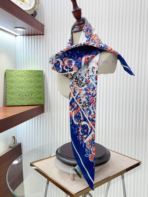 GUCCI's latest flagship GG interlocking floral 90 silk square scarf, a floral series that ismdfgcuwp - Image 9