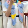 HERMES's new silk scarf looks great and is recommended for both buses and women. It featuresr541xsk1