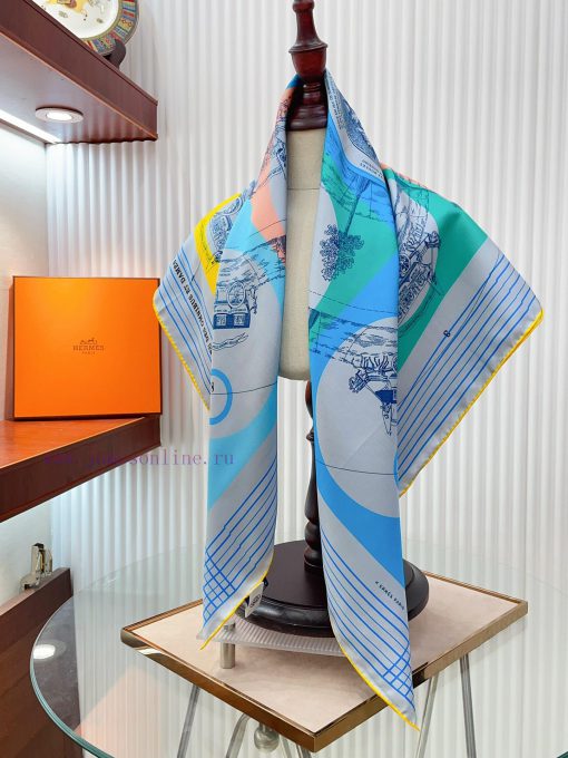HERMES's new silk scarf looks great and is recommended for both buses and women. It featuresr541xsk1 - Image 10