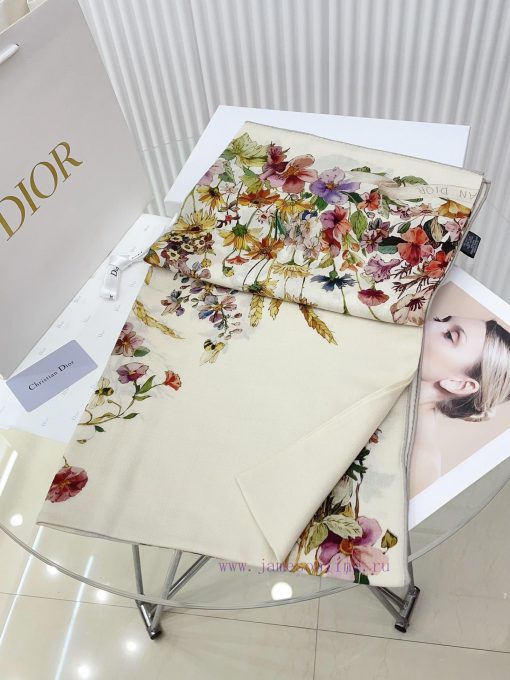 The newly launched double-sided same color DIOR square scarf is adorned with Le Bal des Libe9iuzck7o - Image 5