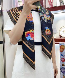 Dior's latest flagship Underwater World 90 silk square scarf, a floral collection that is vemaw6kei9