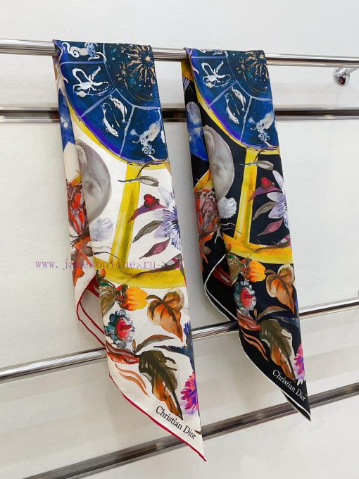 Dior Tarot Lucky Symbols exude an overwhelming sense of luxury. The color scheme is meticulo1v3whcjl - Image 4