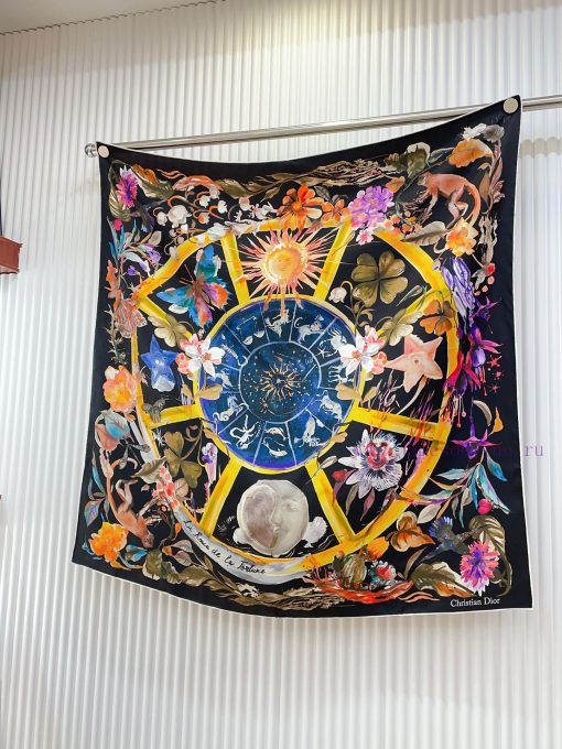 Dior Tarot Lucky Symbols exude an overwhelming sense of luxury. The color scheme is meticulo1v3whcjl - Image 5