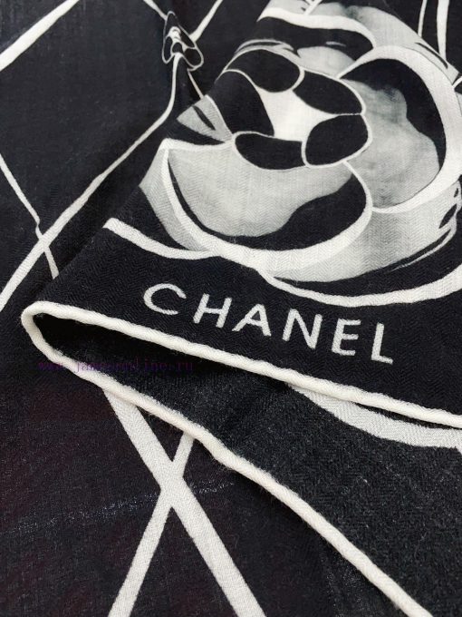 Chanel line color 140 cashmere square scarf is highly recommended by VIPs. You must start qu793uxd6o - Image 9
