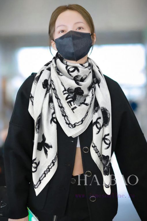 High end customized Chanel double-sided dual color cashmere square scarf, double C butterfly33fjnit1