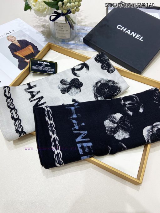 High end customized Chanel double-sided dual color cashmere square scarf, double C butterfly33fjnit1 - Image 3