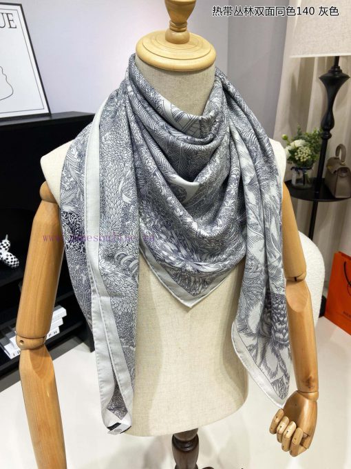 The new cashmere model is said to look good and recommended by Herm è s. The tropical junglemnma03y7 - Image 7