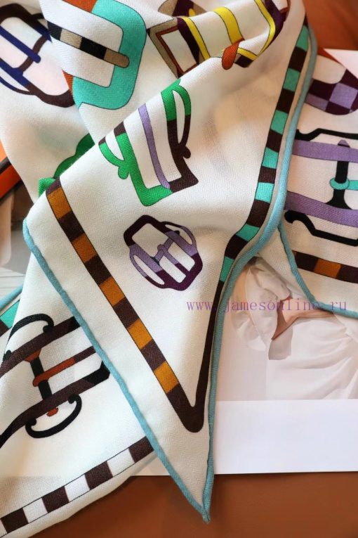 Hermes "Modern Buckle"I sincerely recommend everyone to try triangular scarves in autumn andpfd0xjmi - Image 7