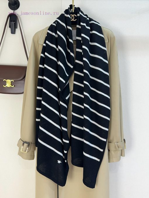 🧣 Beef CD black and white horizontal scarf with embroidered bee design 🧣, The texture is sozphc1bs6 - Image 8