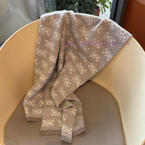 Other Gucci scarves from recent yearsThe newly launched wool long scarf also uses the standatwubsaxf - Image 8