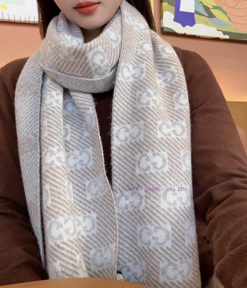 Other Gucci scarves from recent yearsThe newly launched wool long scarf also uses the standatwubsaxf - Image 10