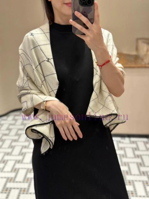 Chanel has launched a new product140 * 140 silk wool table print in black and whiteAnother eo1sk2pmj - Image 8