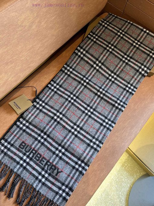 A warm and comfortable scarf made of soft cashmere fabric, decorated with Burberry plaid on a4db2z55 - Image 7