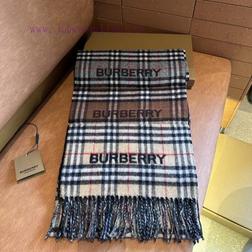 A warm and comfortable scarf made of soft cashmere fabric, decorated with Burberry plaid on a4db2z55 - Image 10