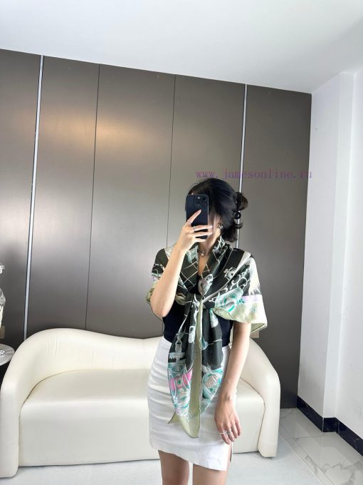 The original Herm è s Star Chorus 140cm cashmere square scarf of 2023 will definitely screamoodxhjg0 - Image 3