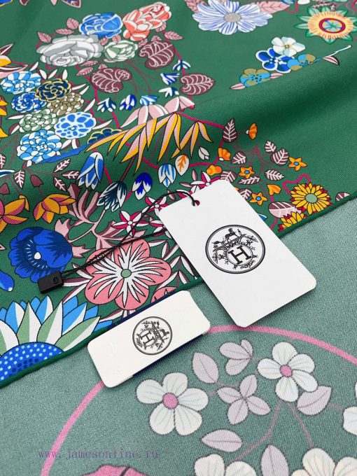 HERMES's new silk scarf looks great and is recommended with a flower drawn map. It is a 90 i76geo36d - Image 7
