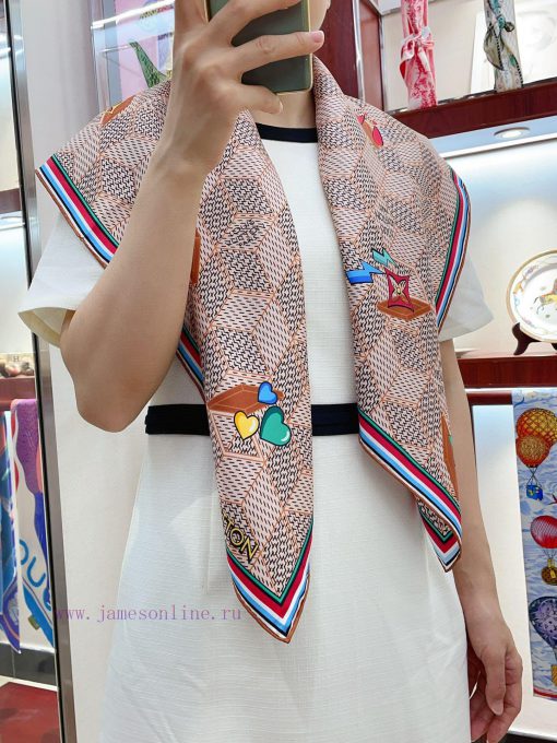 This LV reinterprets the classic Damier pattern of the brand, making the creative sparks of 2760gpds - Image 2
