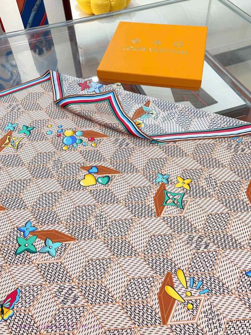This LV reinterprets the classic Damier pattern of the brand, making the creative sparks of 2760gpds - Image 5