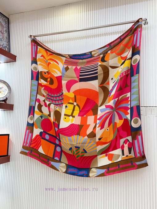 The new HERMES looks great and is highly recommended for the Grand Parade 140 cashmere squarnavphb3z - Image 6