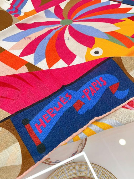 The new HERMES looks great and is highly recommended for the Grand Parade 140 cashmere squarnavphb3z - Image 9