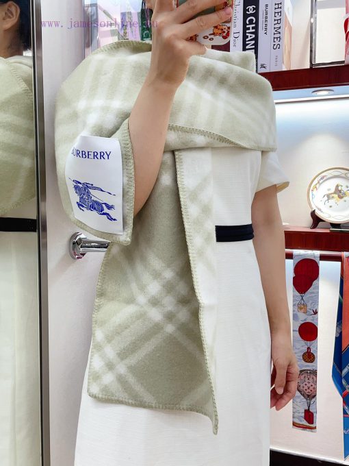 Hat style delivery scarf clip 🧷 Low key luxury sense ️ Exquisite soft and elegant elite levelbngi5hi - Image 2