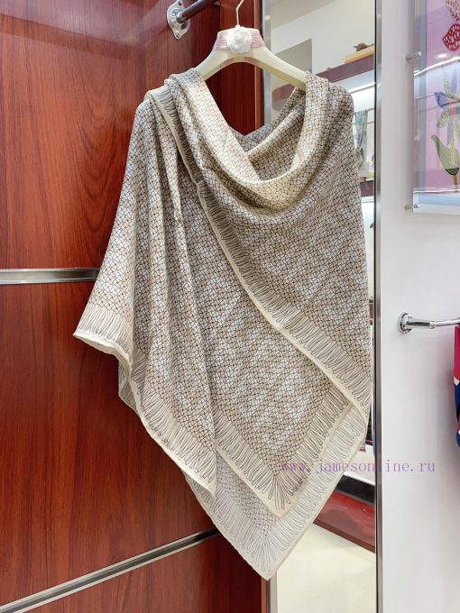 New FENDI hot selling items with explosive fashion index, whether it's a shawl or scarf, leaeing8o9u - Image 7