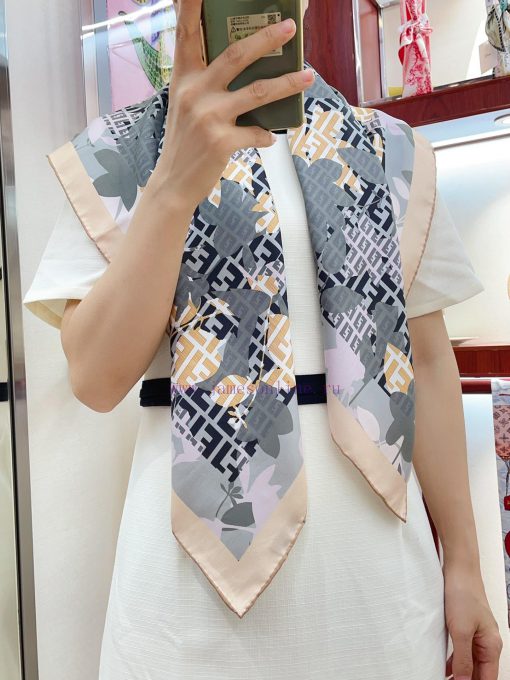 Fendi's latest flagship F-color letter 90 silk small square scarf is a perfect match for botvampz2a6 - Image 2