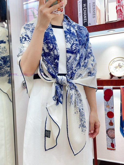 Dior's latest flagship product, the D animal model, is a 140 square scarf that is very easy afqnqr6w - Image 2