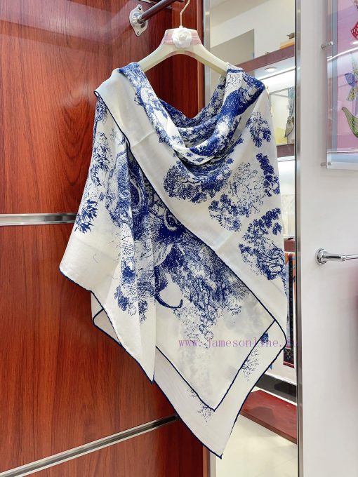 Dior's latest flagship product, the D animal model, is a 140 square scarf that is very easy afqnqr6w - Image 8