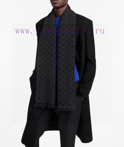 LVONOGRAM CLASS has launched the iconic Mono woven pattern scarf, which is of very, very goondl94s5j - Image 3