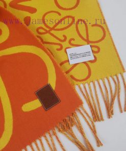 LOEWE's latest jacquard logo scarf, made of classic leather with excellent material, has a sdgffnh3z