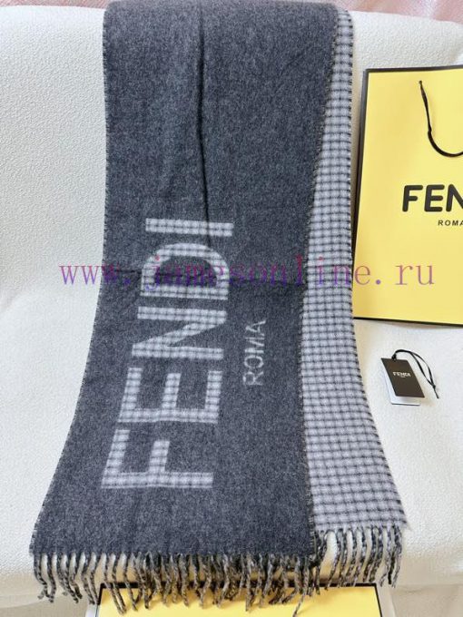 Fendi's 2021 new product is a double-sided jacquard scarf for both men and women. Fendi has 1d1dwerd - Image 5